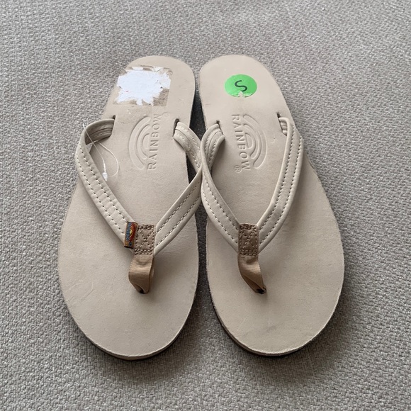 Rainbow Shoes - Rainbow Leather white/cream sandals Size Small (5.5-6.5)